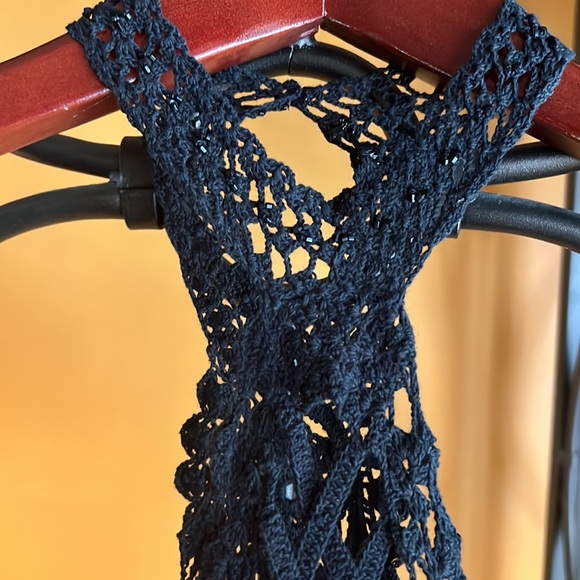 MAX AZRIA COLLECTION Silk Crotchet Halter Top - Picture 4 of 11